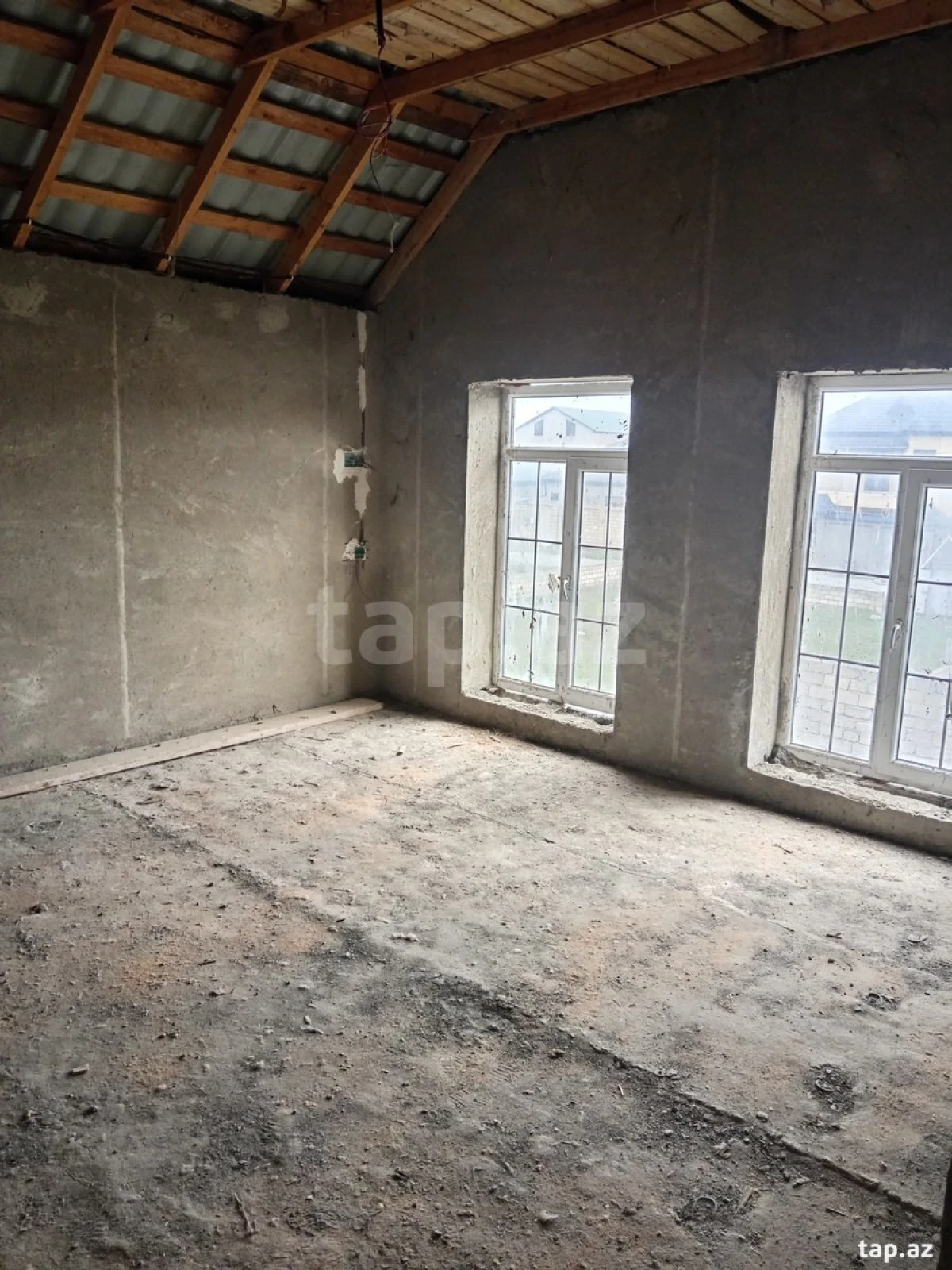 Satılır 7 otaqlı həyət evi 250 m²