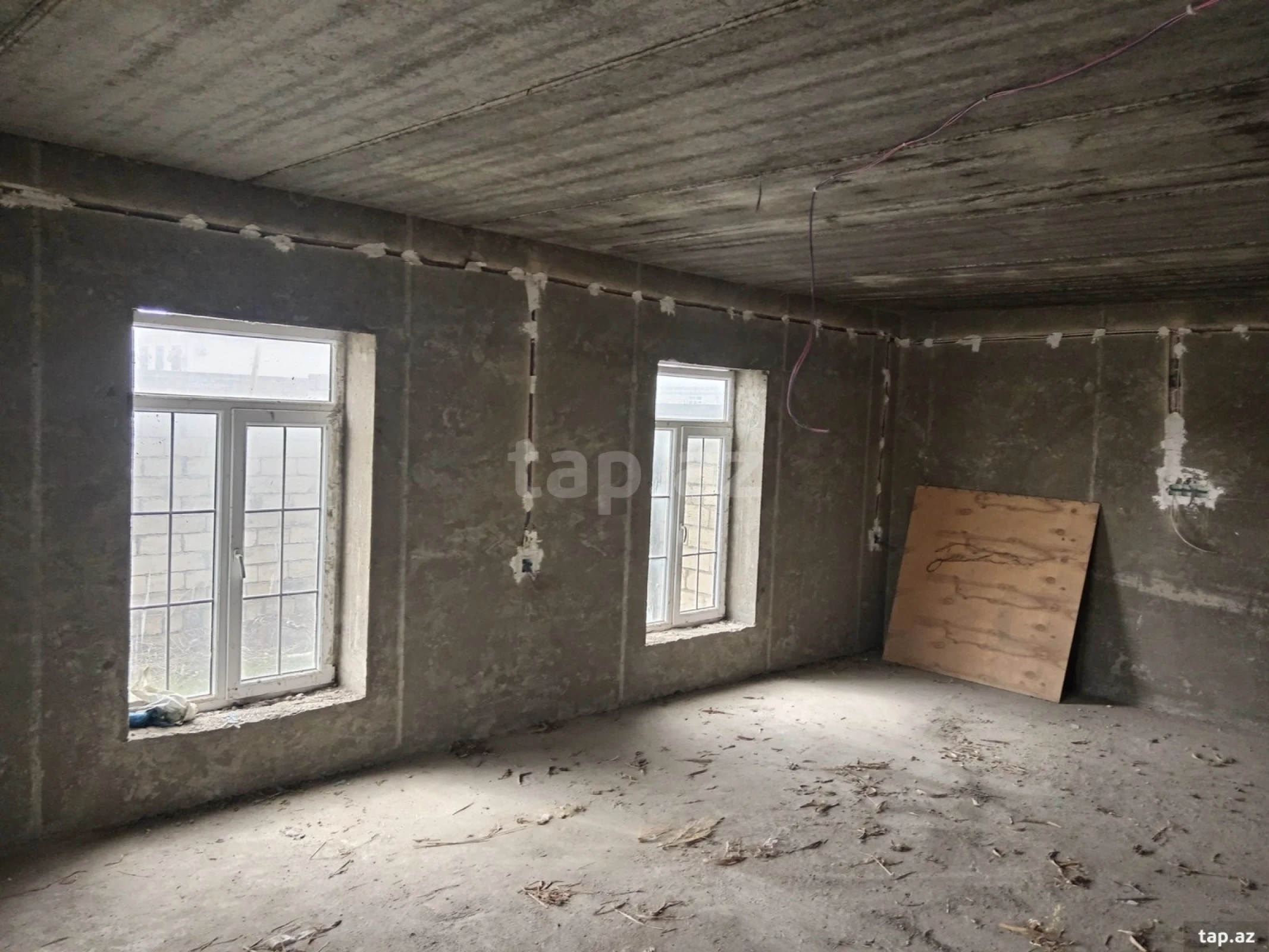 Satılır 7 otaqlı həyət evi 250 m²