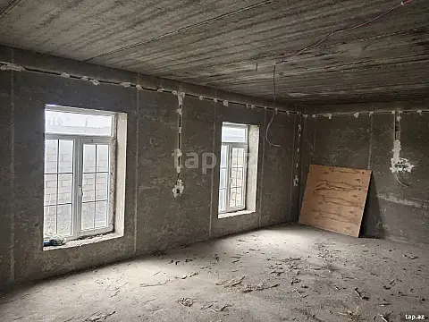 Satılır 7 otaqlı həyət evi 250 m²