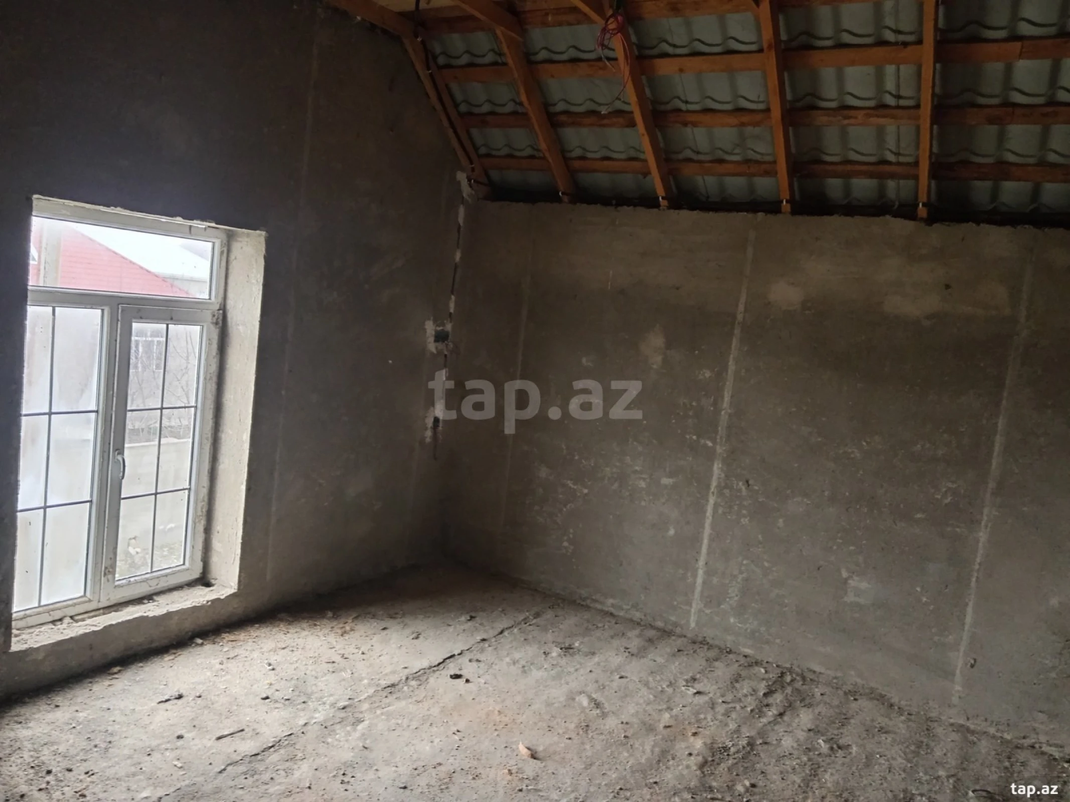 Satılır 7 otaqlı həyət evi 250 m²