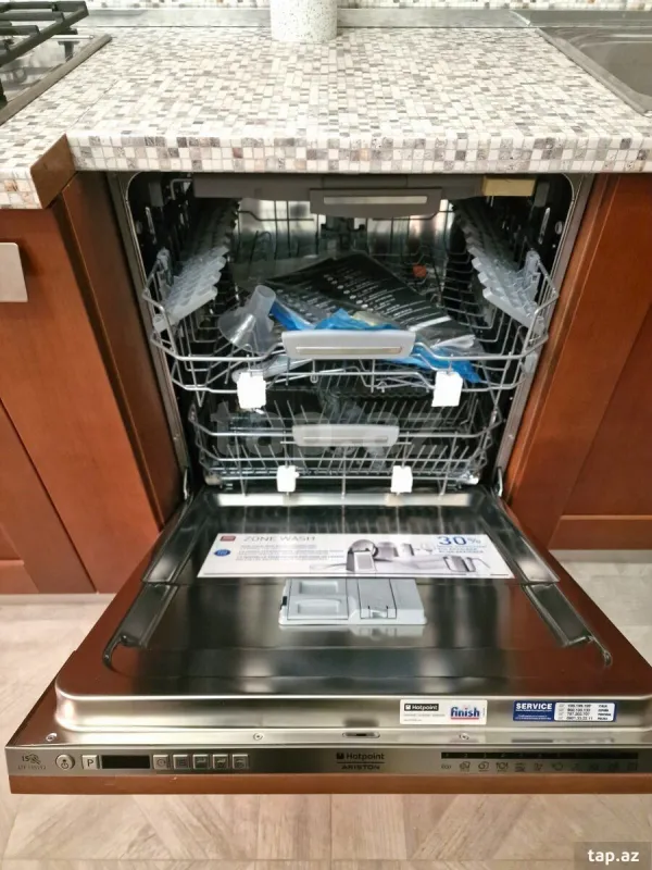 Kirayə verilir 3 otaqlı yeni tikili 160 m²