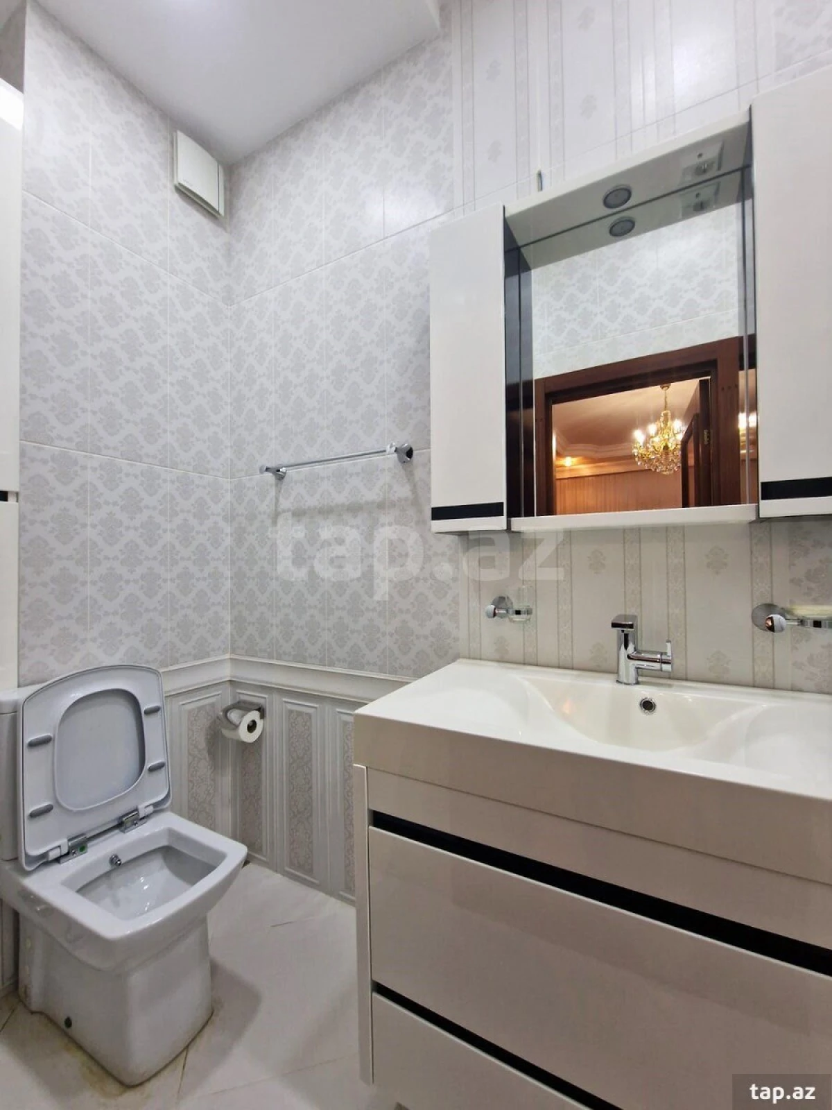 Kirayə verilir 3 otaqlı yeni tikili 160 m²