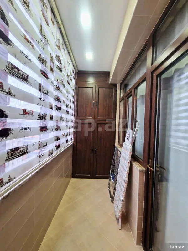 Kirayə verilir 3 otaqlı yeni tikili 160 m²