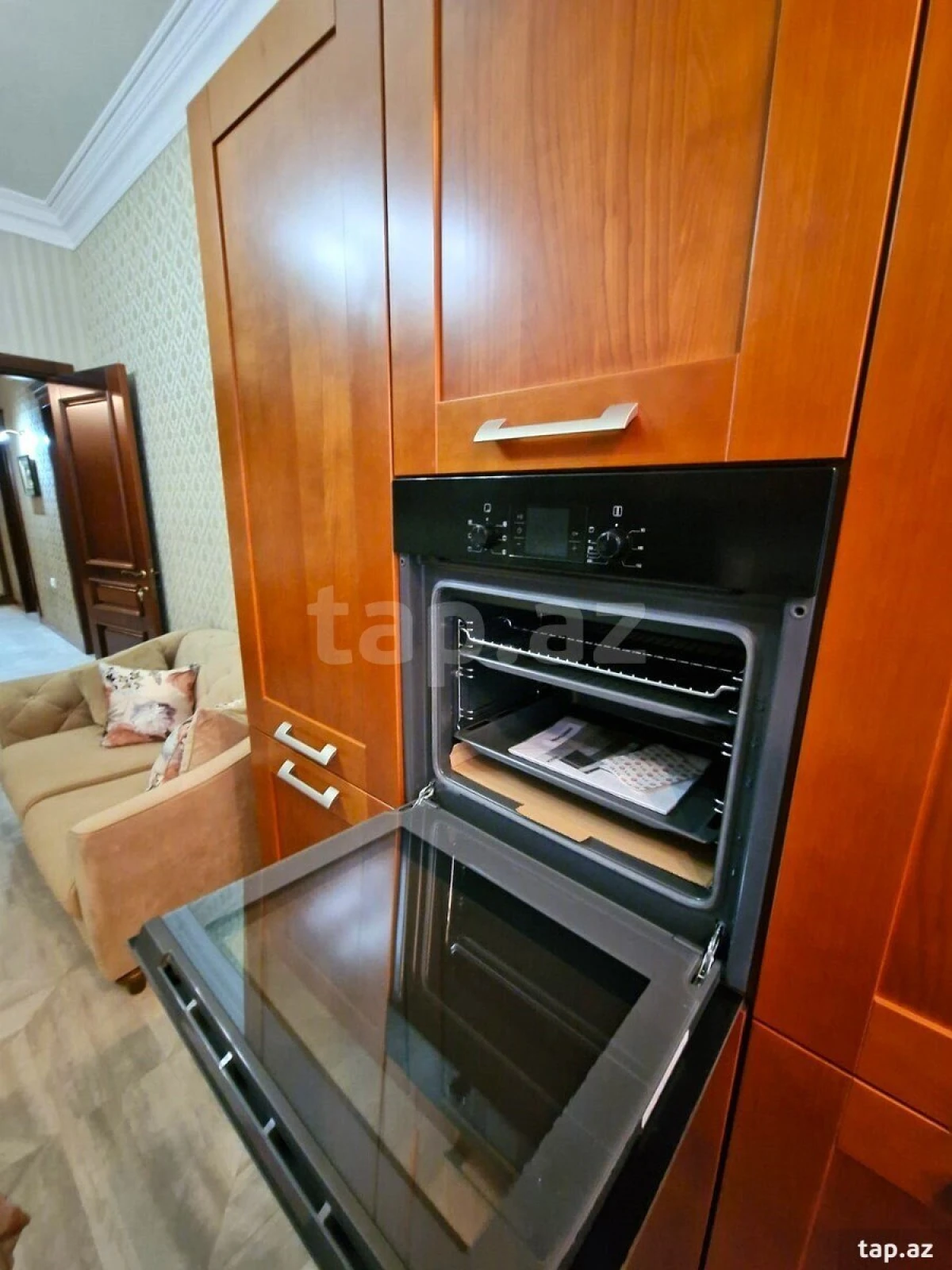 Kirayə verilir 3 otaqlı yeni tikili 160 m²