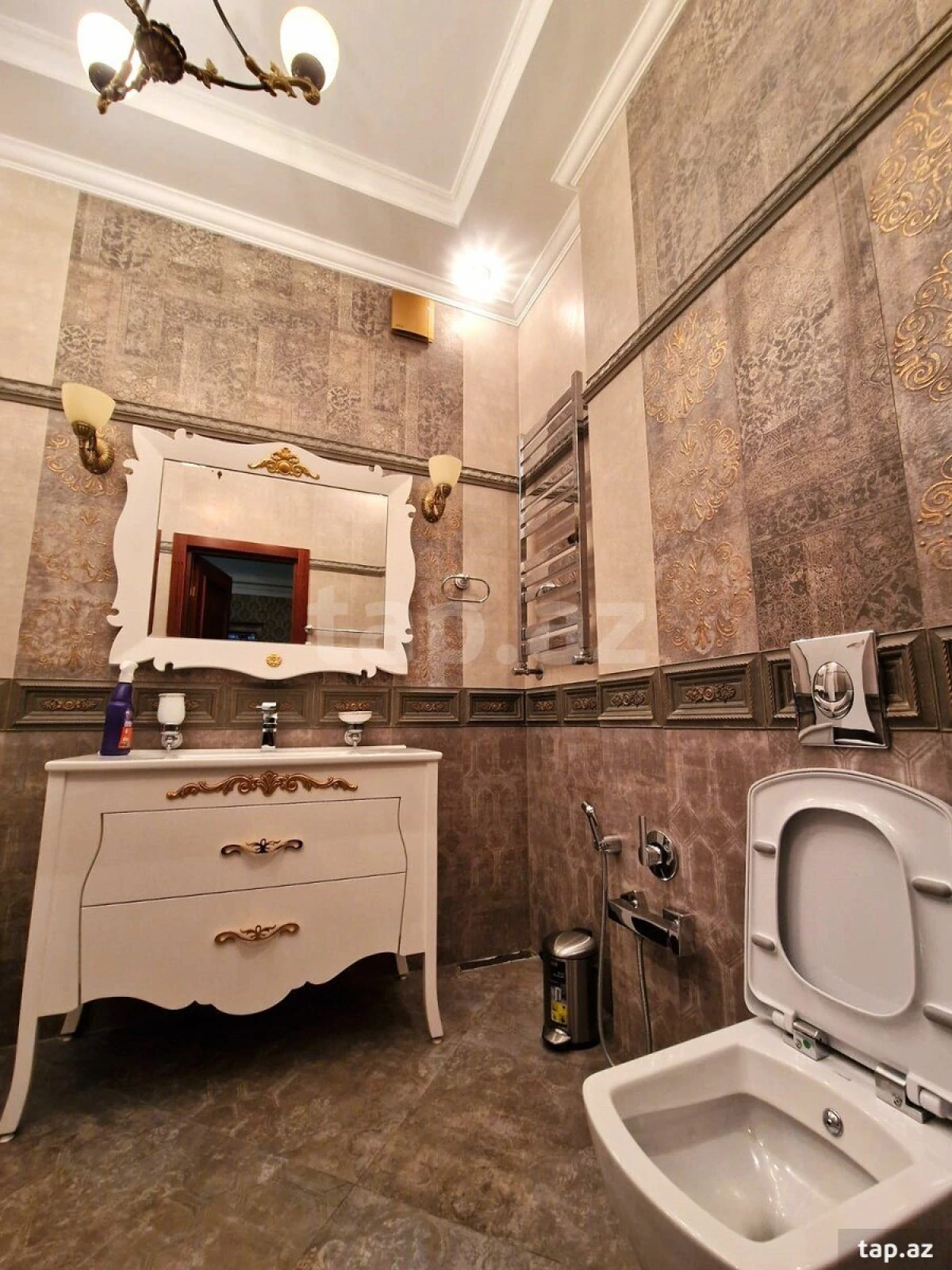 Kirayə verilir 3 otaqlı yeni tikili 160 m²