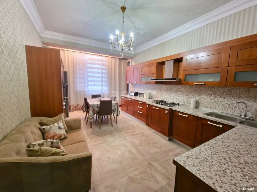 Kirayə verilir 3 otaqlı yeni tikili 160 m²