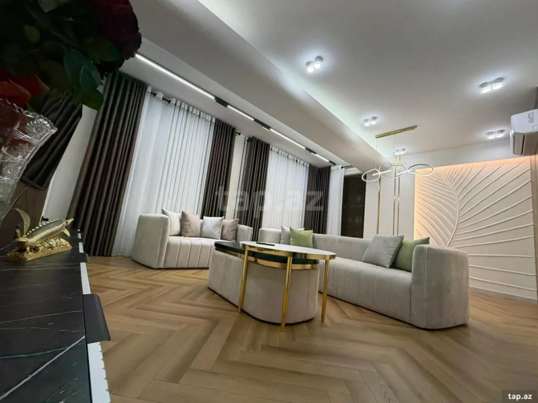 Satılır 3 otaqlı yeni tikili 131 m²