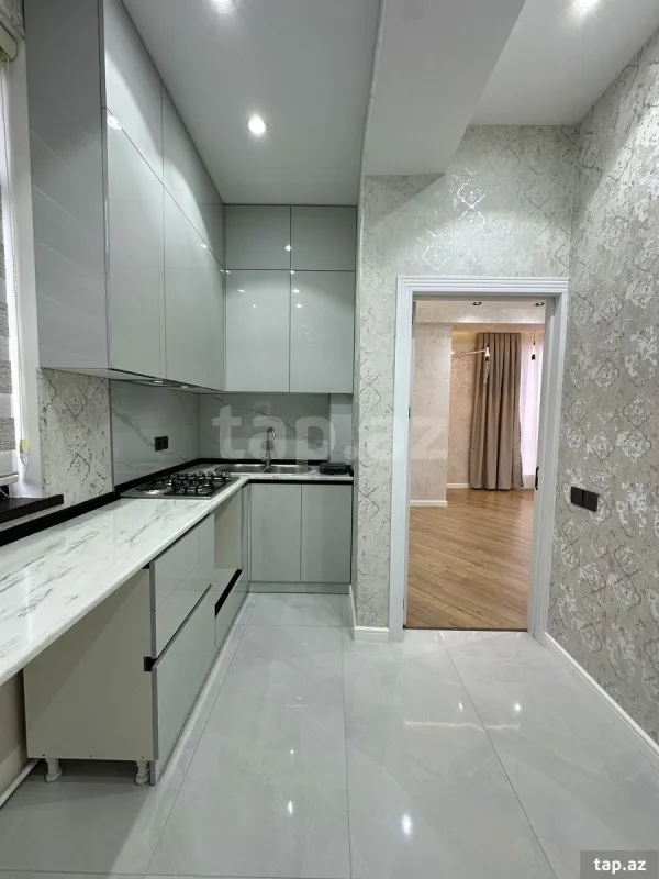 Satılır 3 otaqlı yeni tikili 80 m²