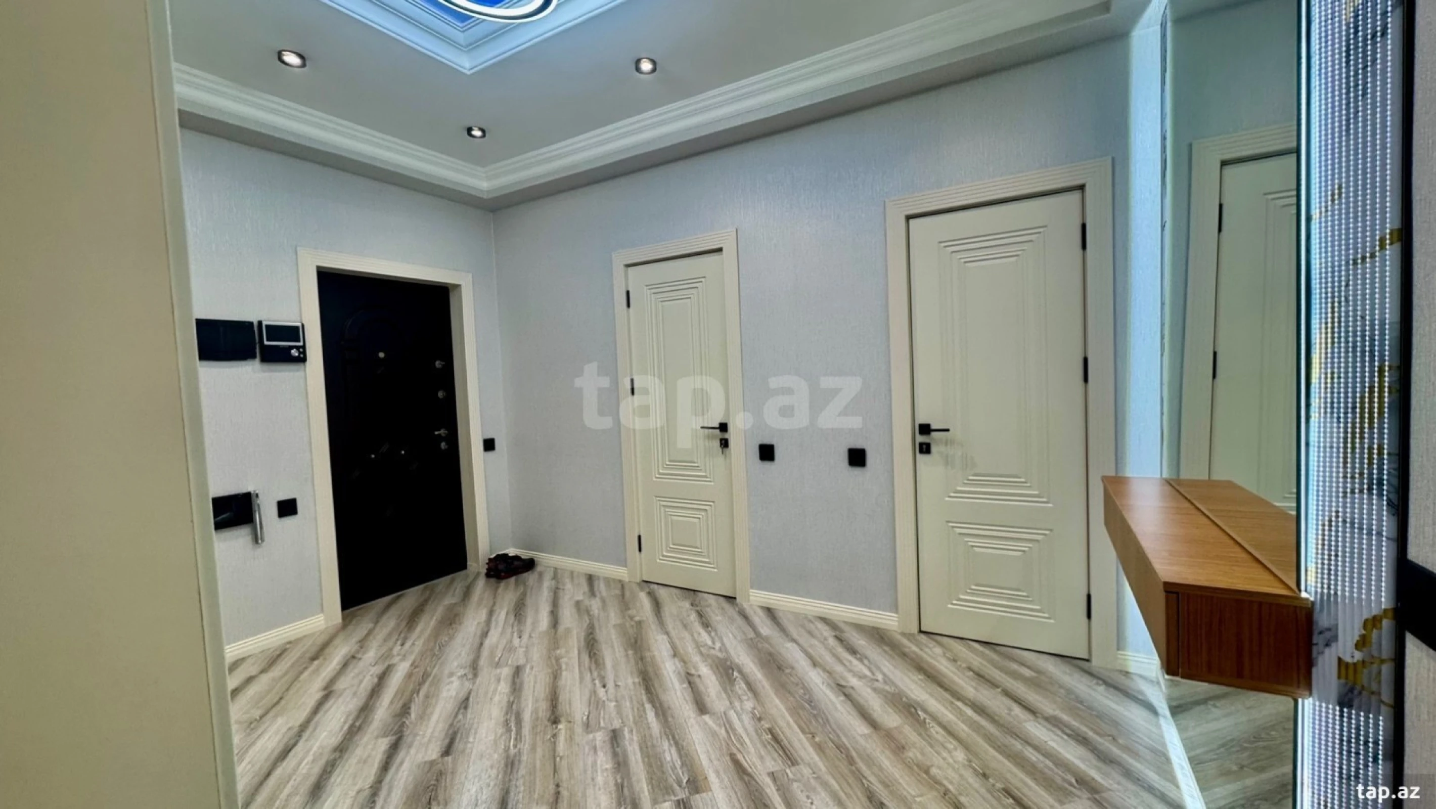 Satılır 3 otaqlı yeni tikili 98 m²