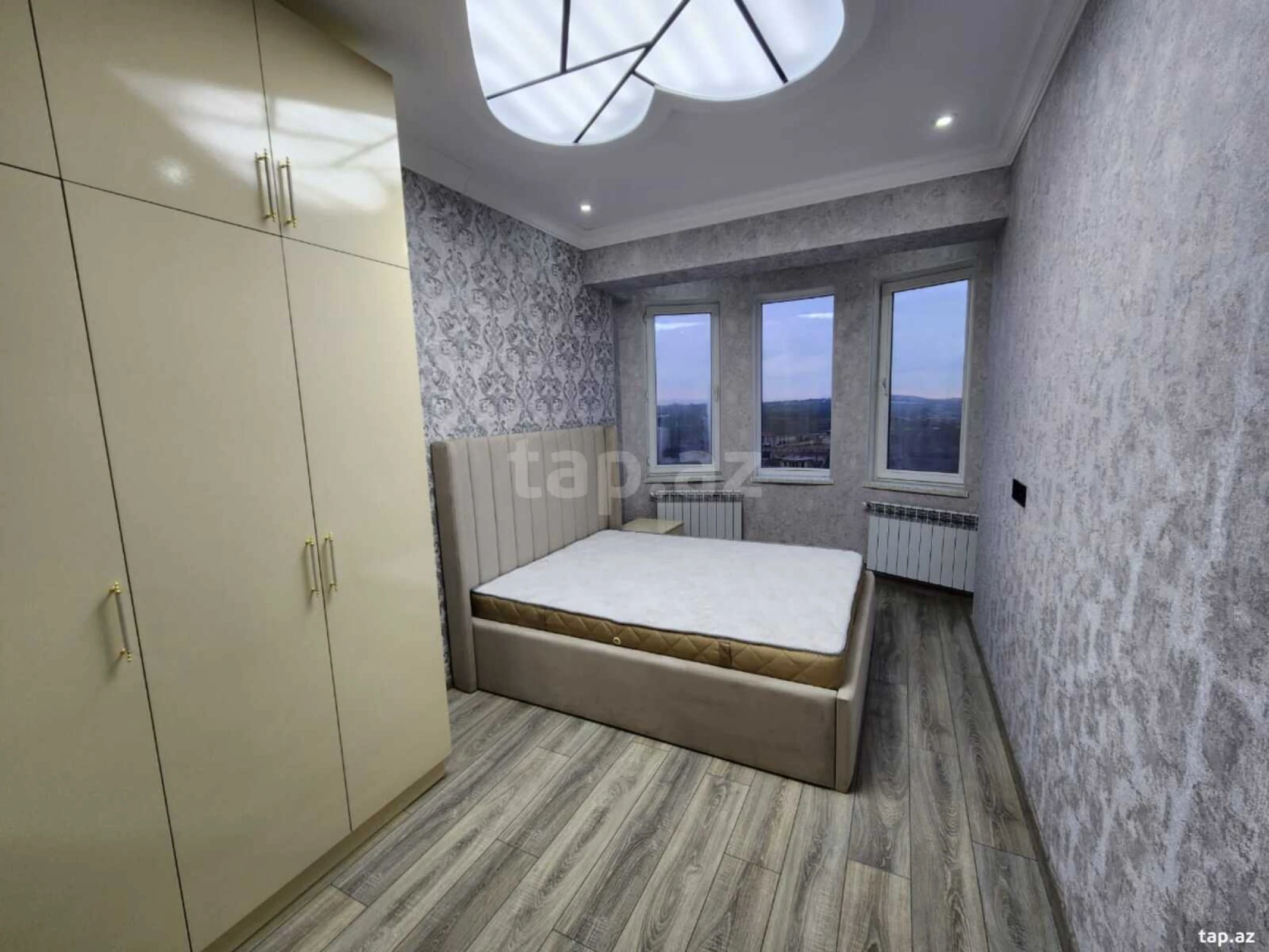 Satılır 2 otaqlı yeni tikili 70 m²