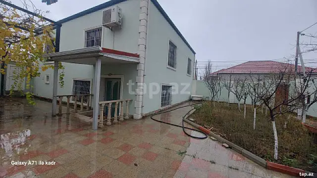 Satılır 4 otaqlı həyət evi 200 m² — Bakı 4 otaq 200.00 m²