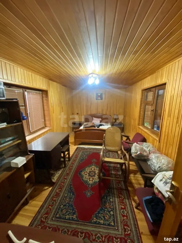 Satılır 14 otaqlı həyət evi