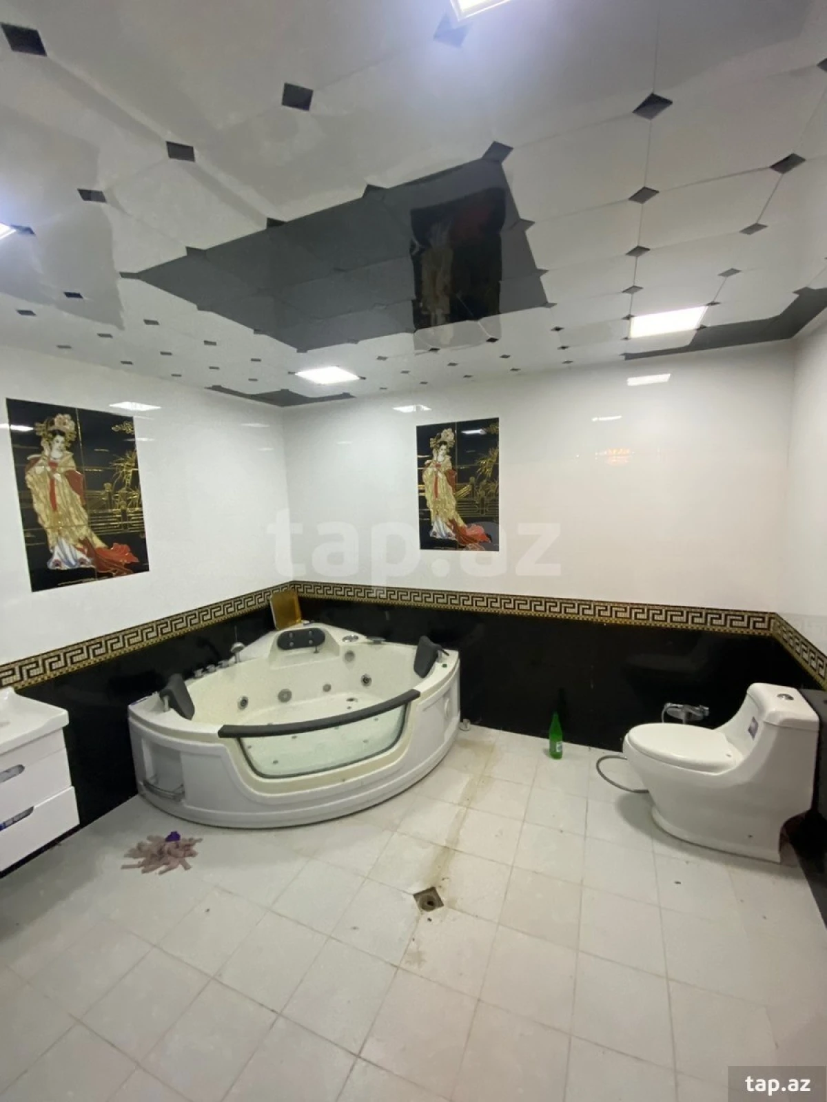 Satılır 14 otaqlı həyət evi