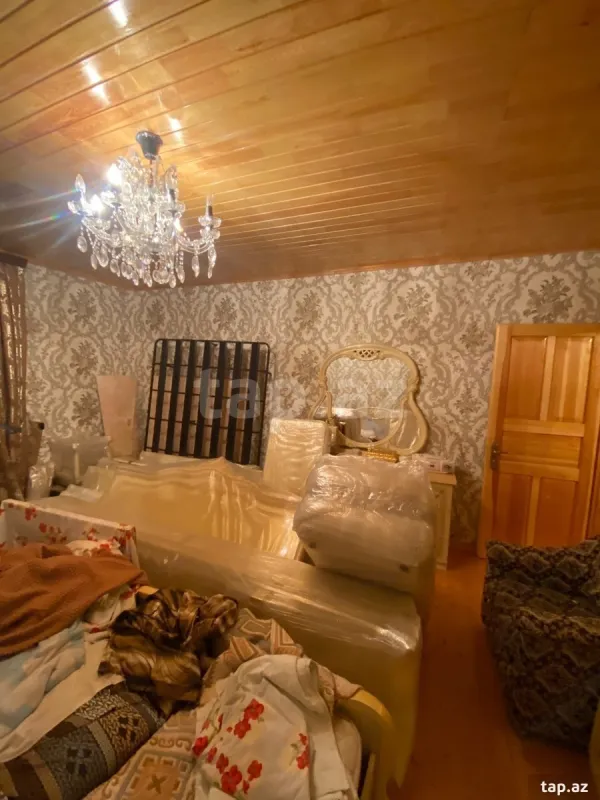 Satılır 14 otaqlı həyət evi