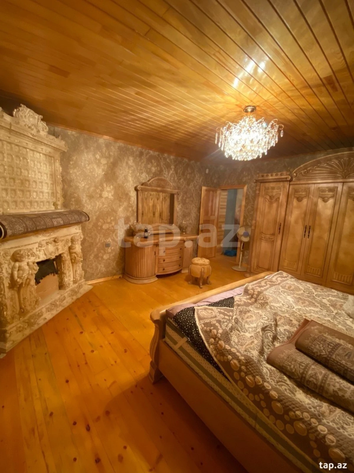 Satılır 14 otaqlı həyət evi