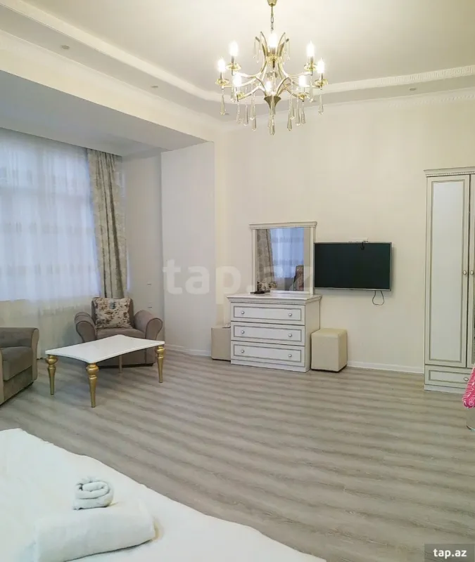 Kirayə verilir 2 otaqlı yeni tikili 87 m²