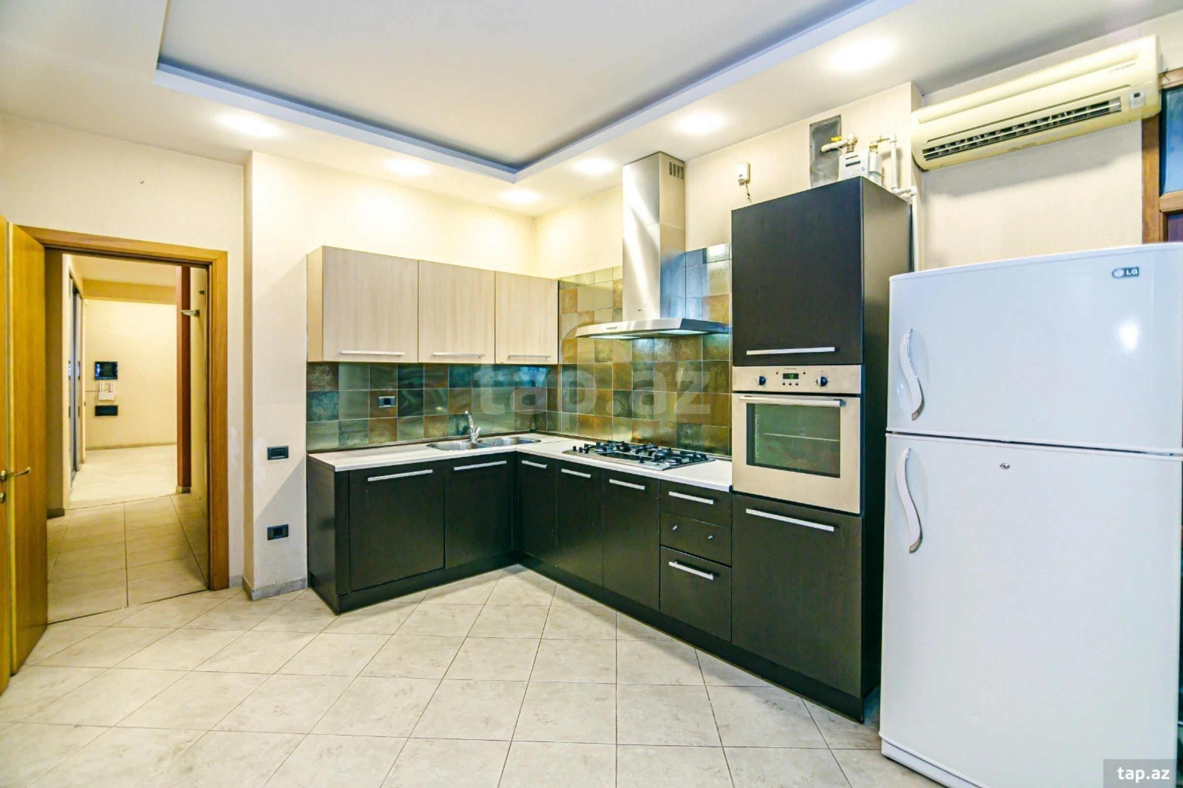 Kirayə verilir 3 otaqlı yeni tikili 74 m²