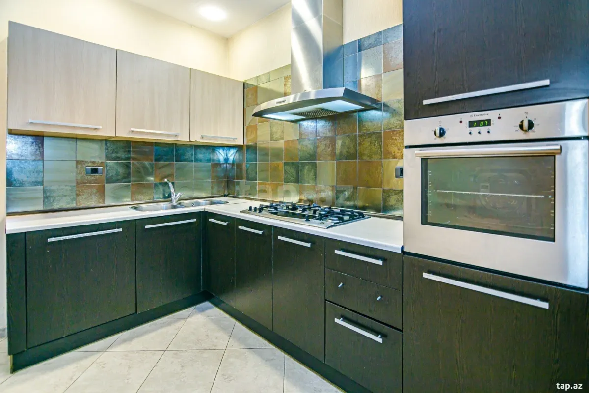 Kirayə verilir 3 otaqlı yeni tikili 74 m²