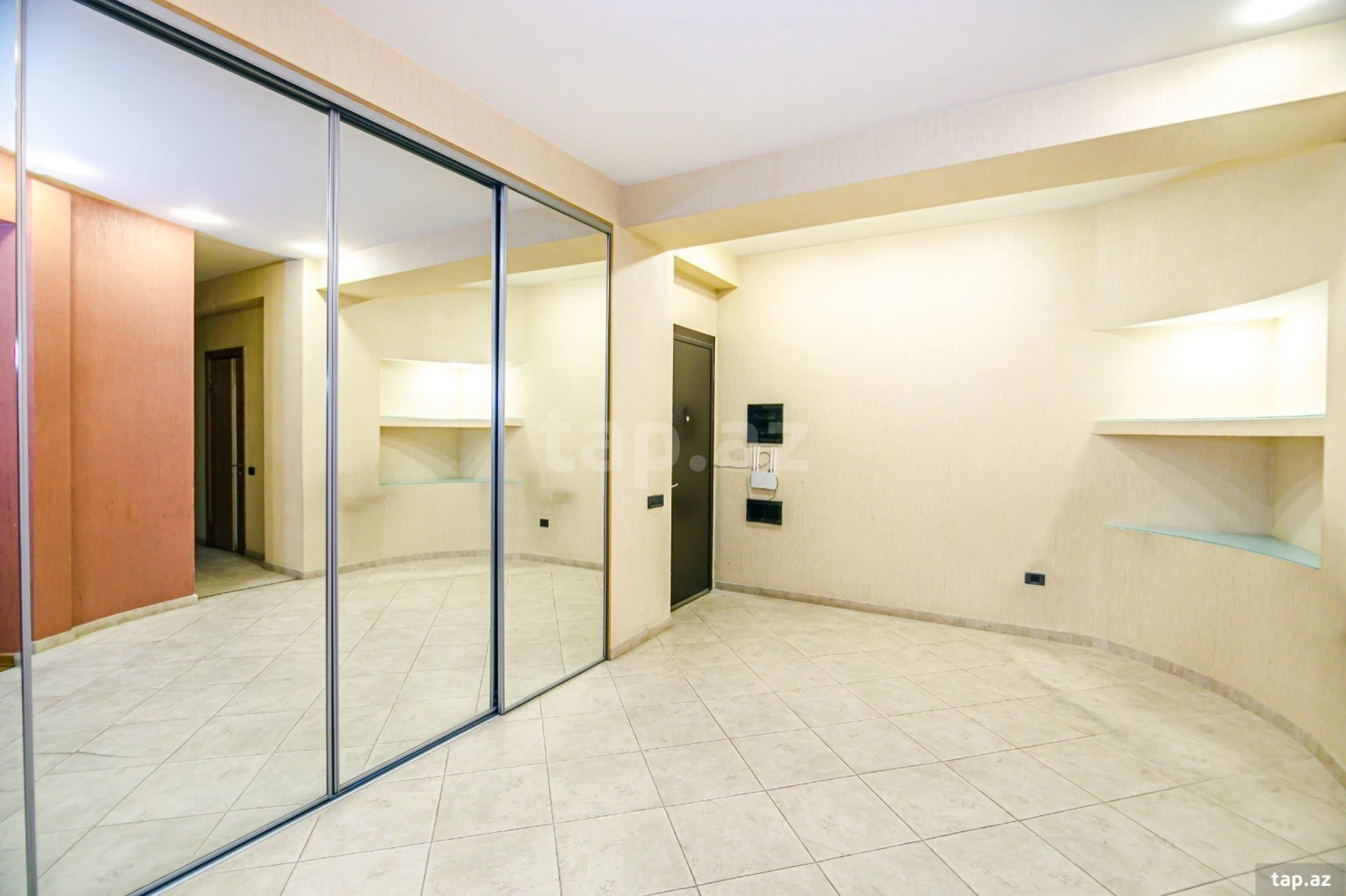 Kirayə verilir 3 otaqlı yeni tikili 74 m²