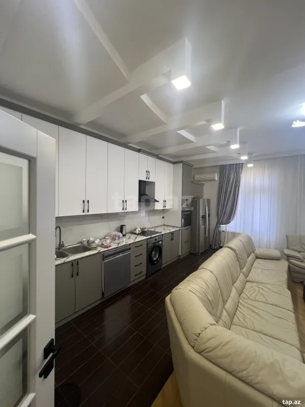 Kirayə verilir 2 otaqlı yeni tikili 80 m²