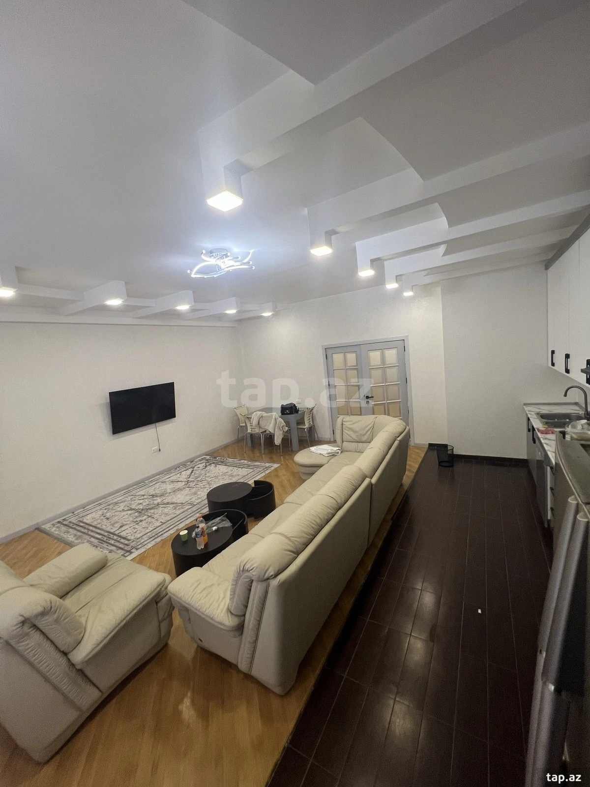 Kirayə verilir 2 otaqlı yeni tikili 80 m²