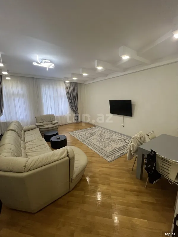 Kirayə verilir 2 otaqlı yeni tikili 80 m²
