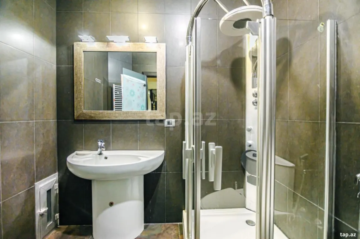 Kirayə verilir 2 otaqlı yeni tikili 80 m²