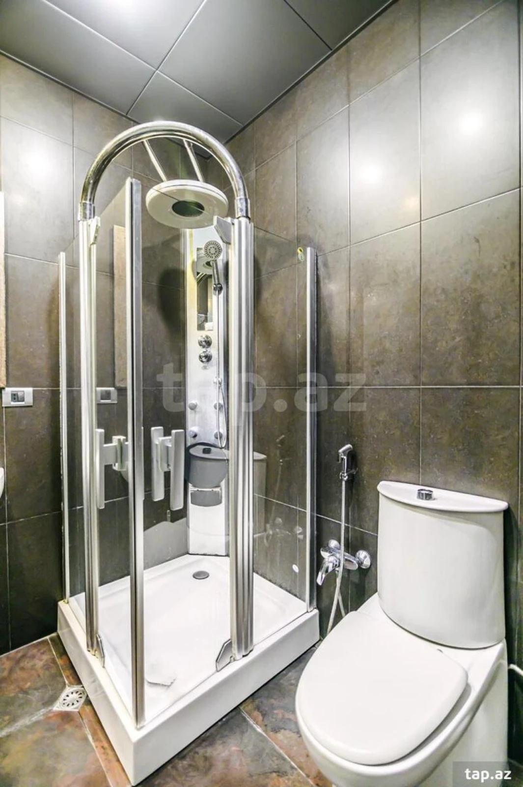 Kirayə verilir 2 otaqlı yeni tikili 80 m²