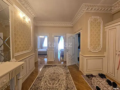 Satılır 3 otaqlı yeni tikili 161 m²