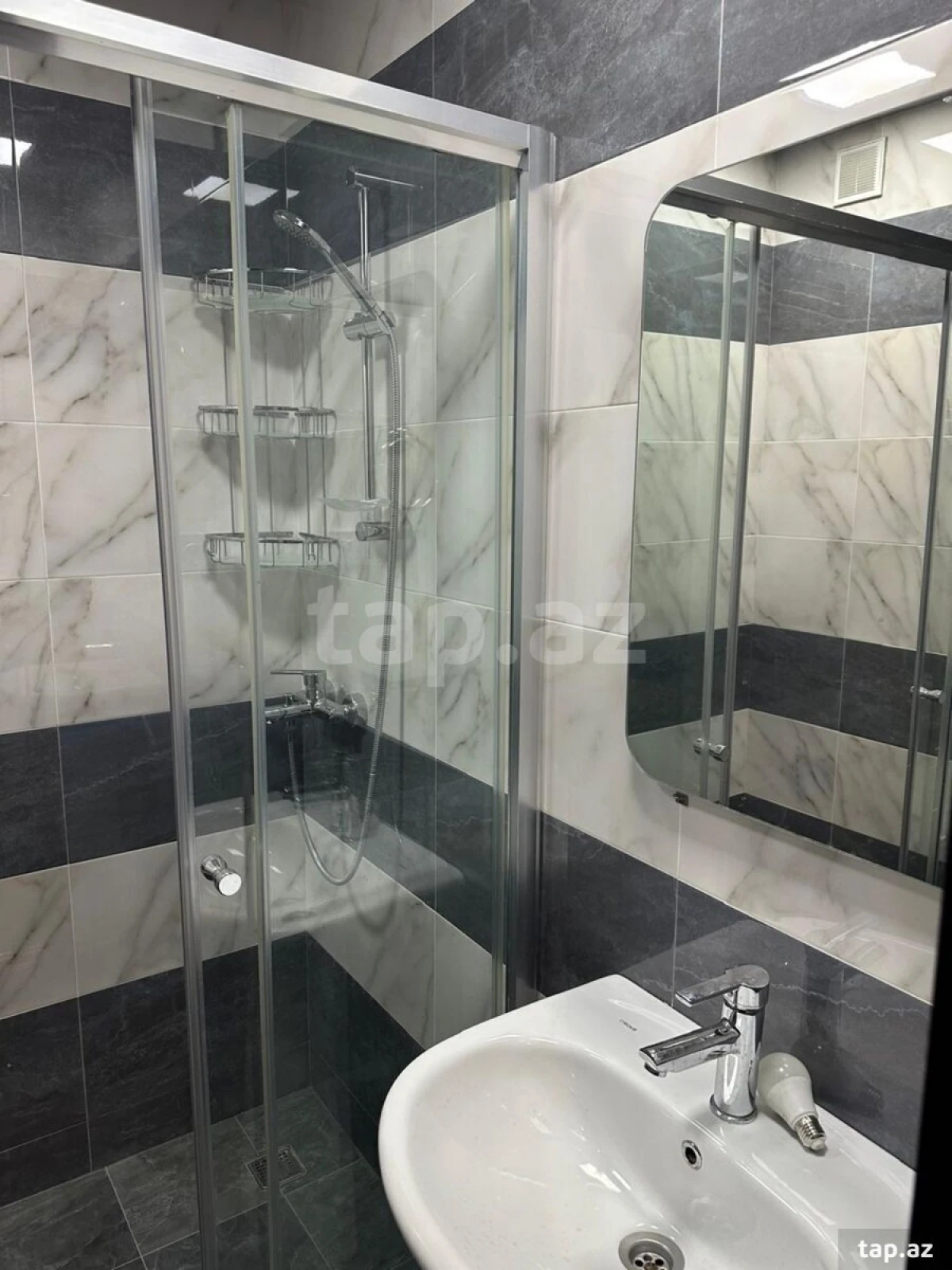 Satılır 3 otaqlı yeni tikili 74 m²