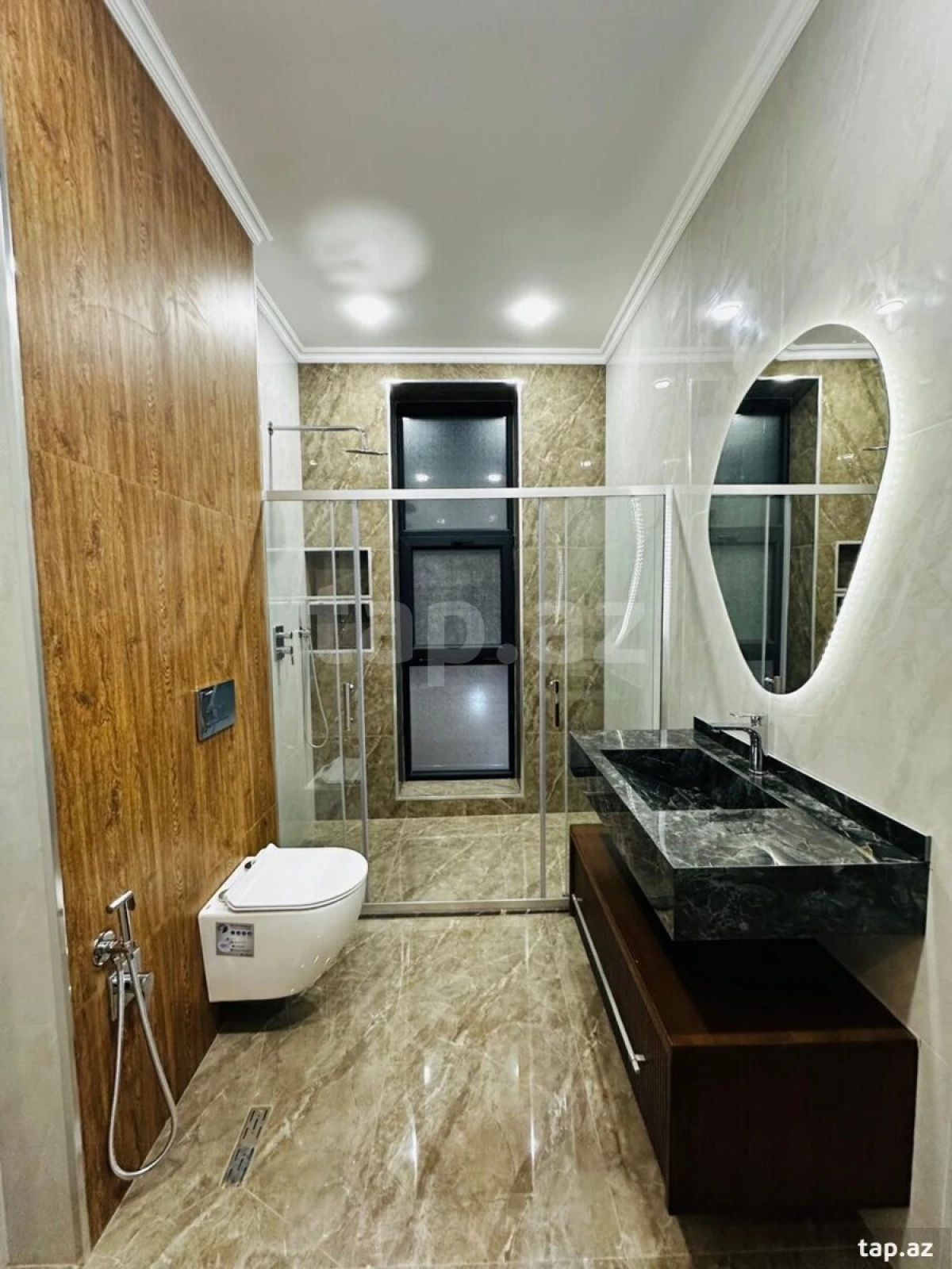 Satılır 5 otaqlı həyət evi