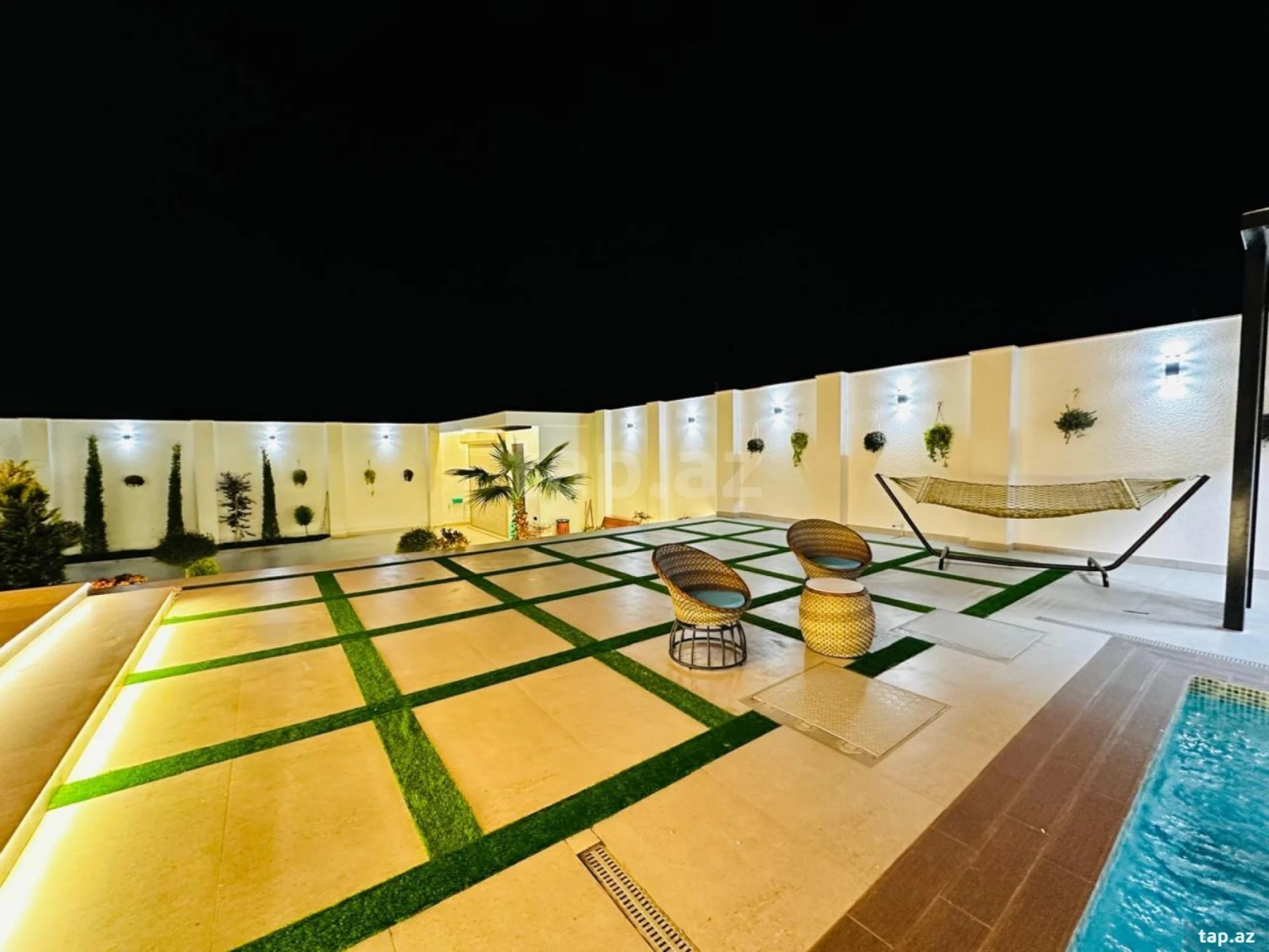 Satılır 5 otaqlı həyət evi