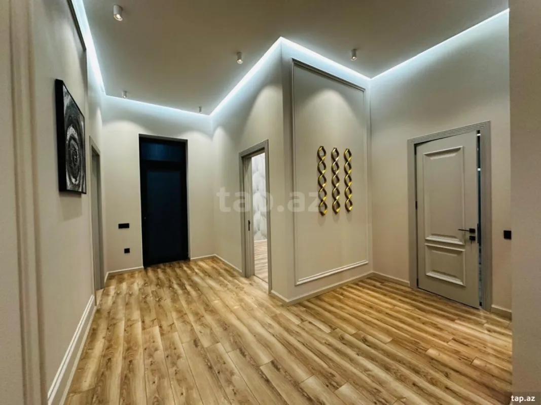 Satılır 5 otaqlı həyət evi