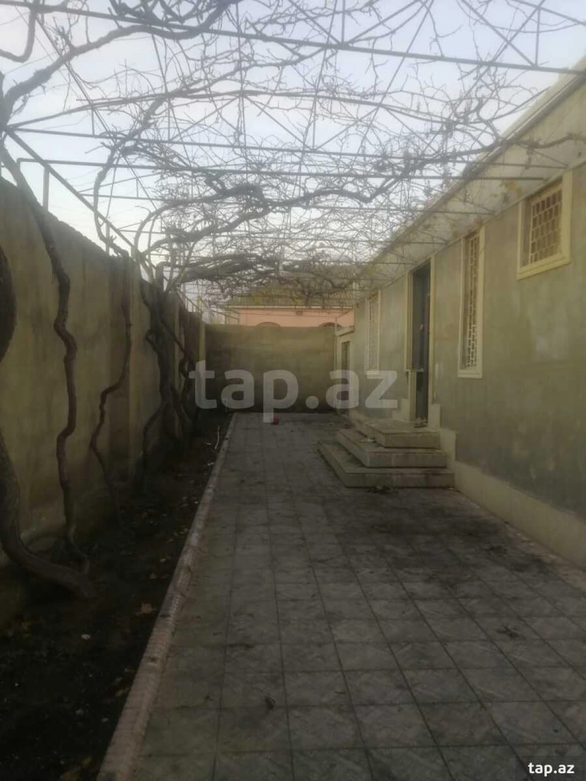 Satılır 4 otaqlı həyət evi