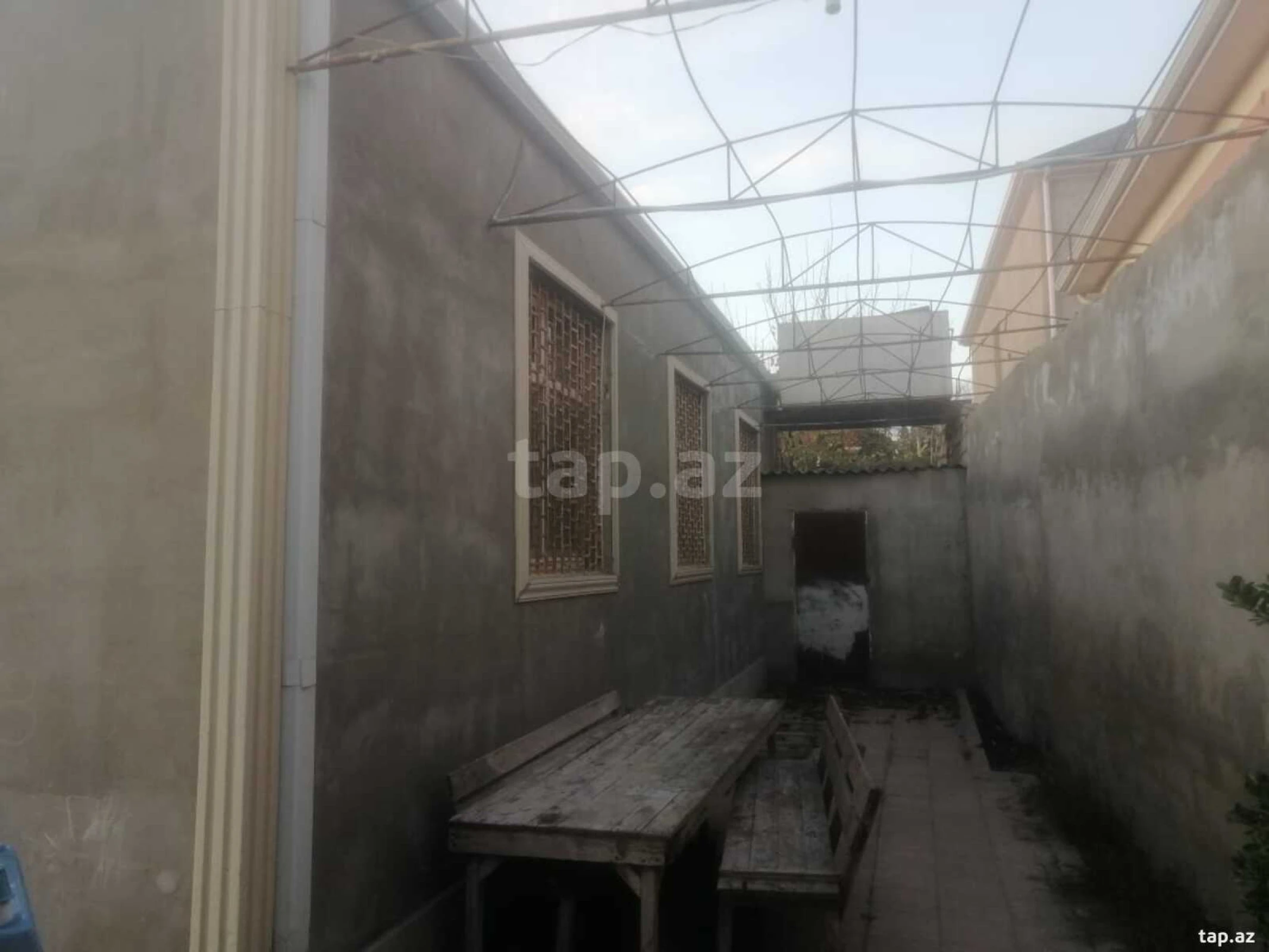 Satılır 4 otaqlı həyət evi