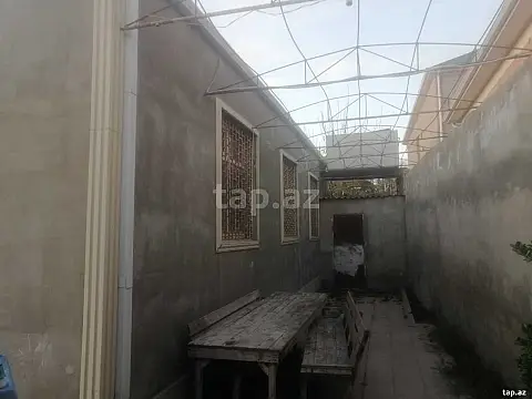 Satılır 4 otaqlı həyət evi
