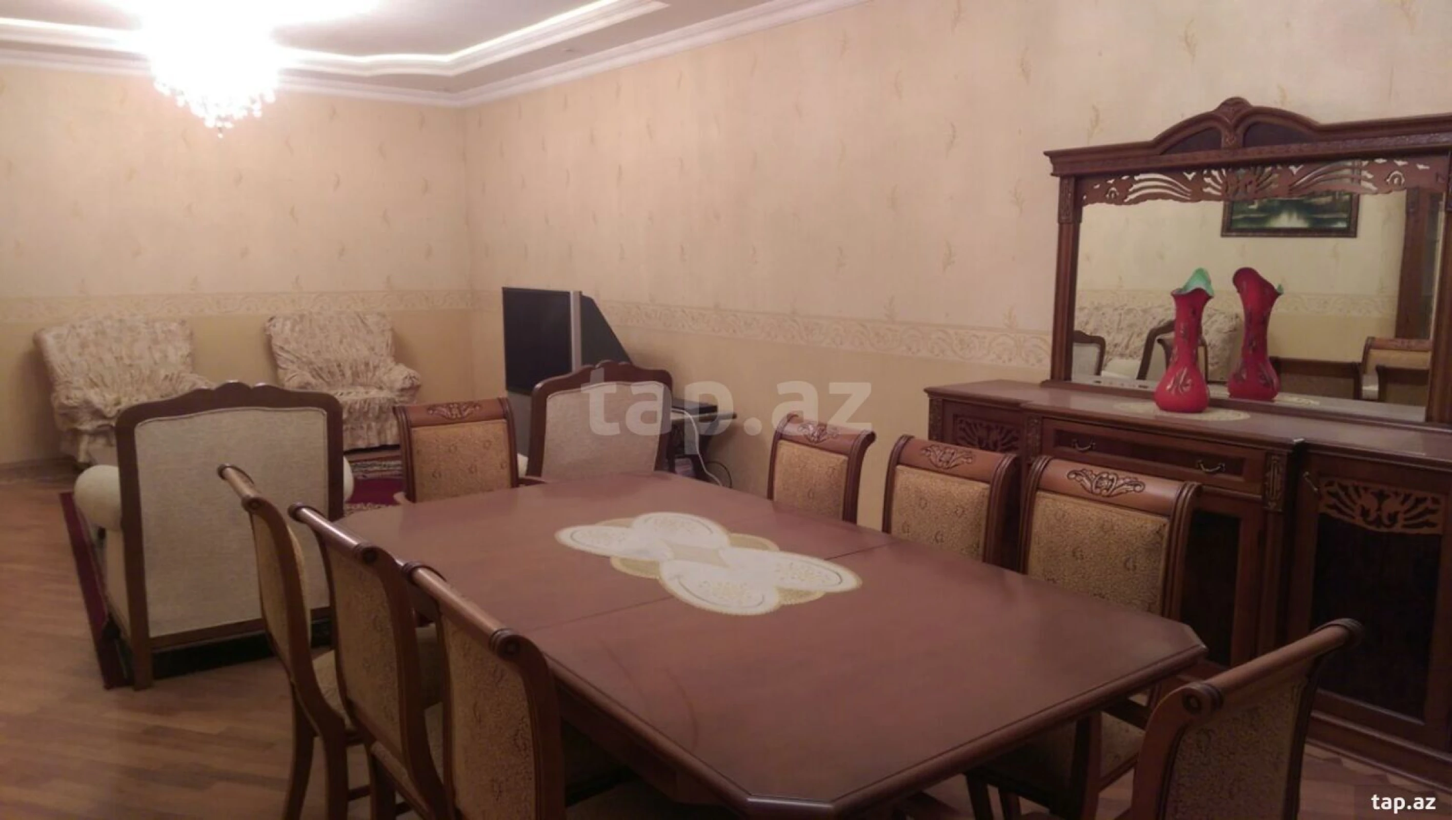 Kirayə verilir 4 otaqlı yeni tikili 180 m²