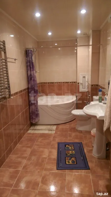 Kirayə verilir 4 otaqlı yeni tikili 180 m²