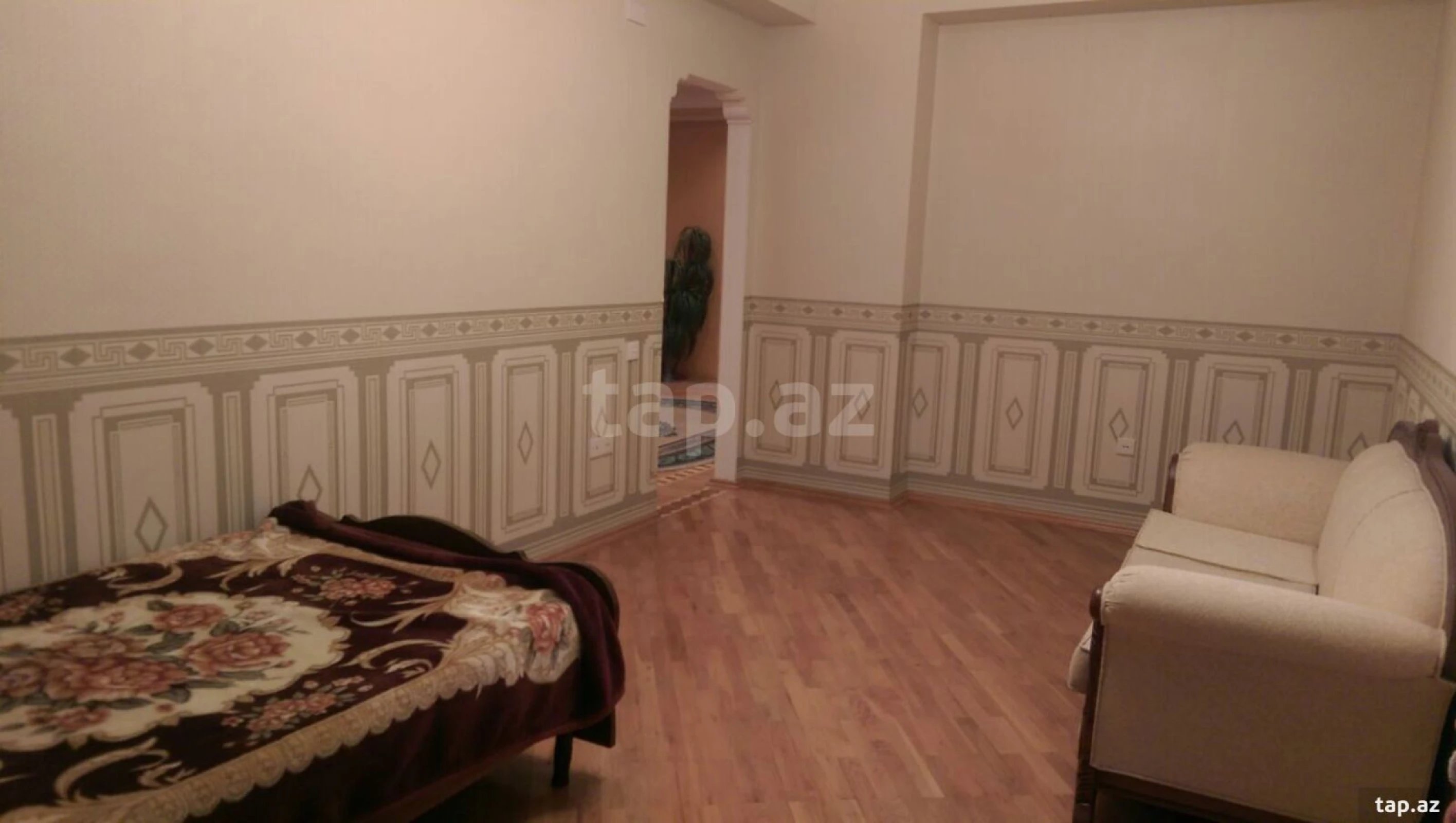 Kirayə verilir 4 otaqlı yeni tikili 180 m²