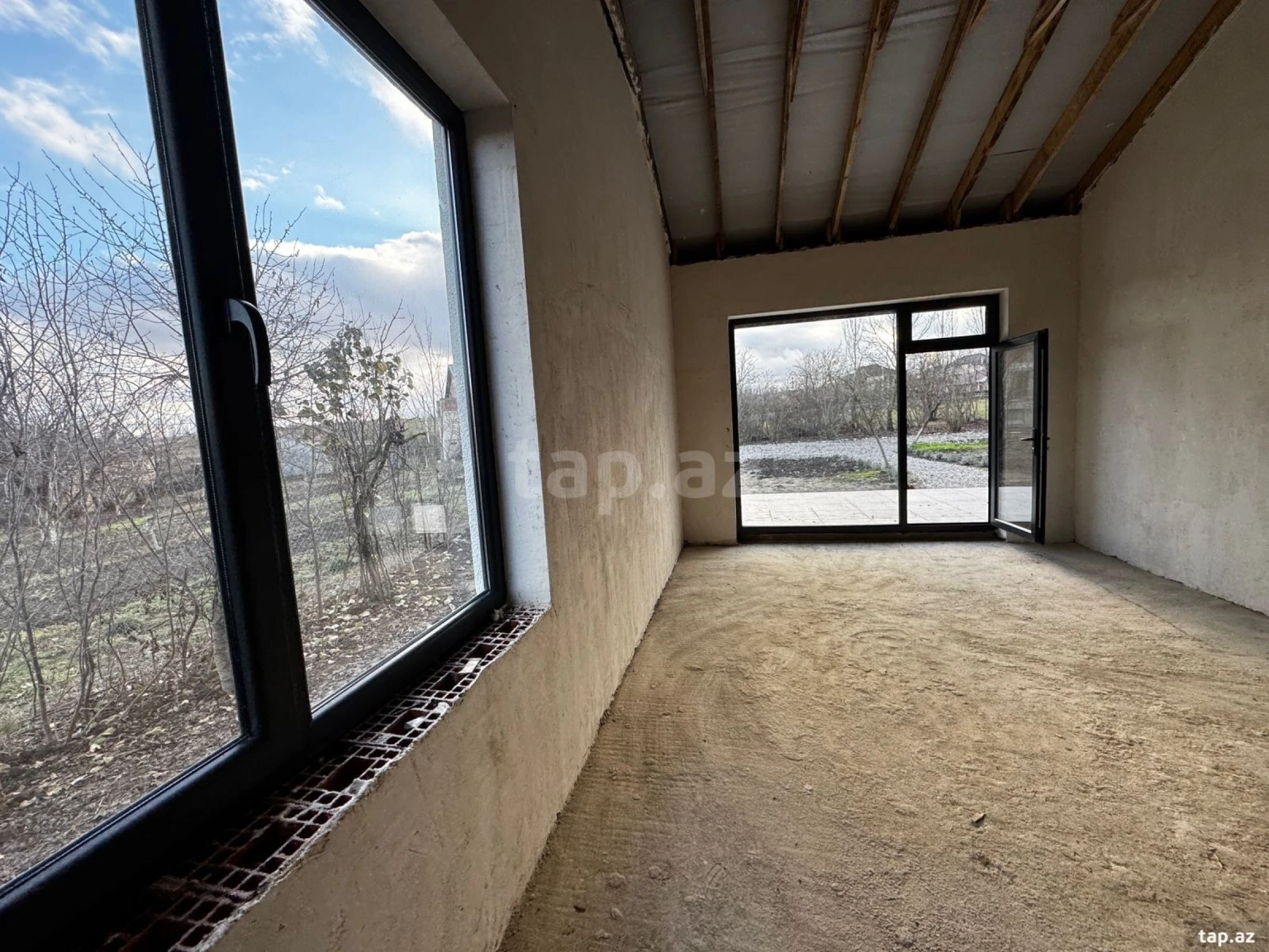 Satılır 3 otaqlı həyət evi