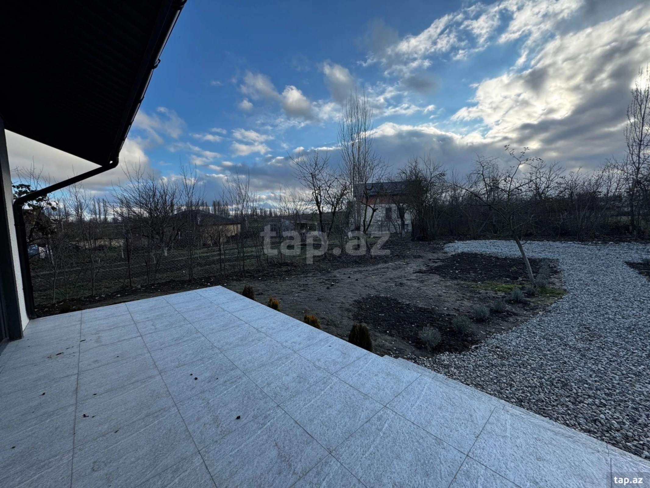 Satılır 3 otaqlı həyət evi