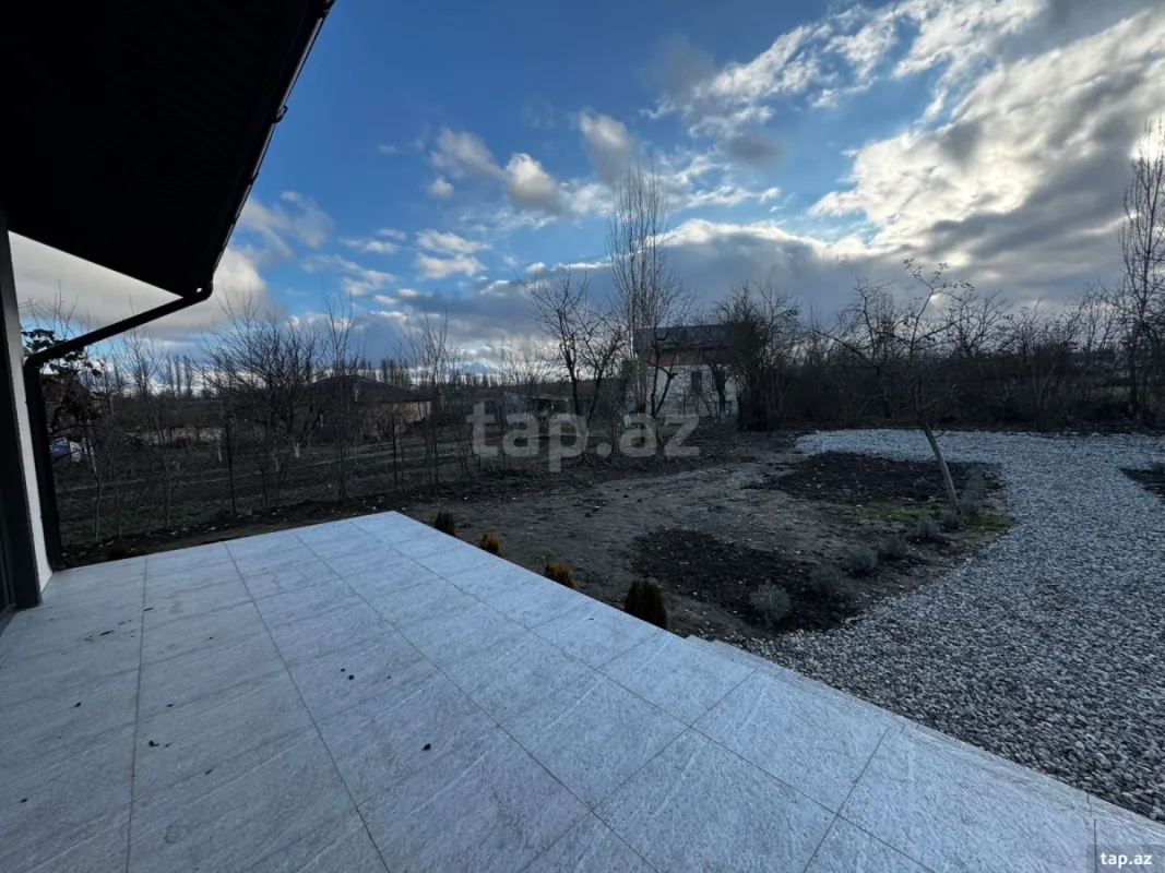 Satılır 3 otaqlı həyət evi