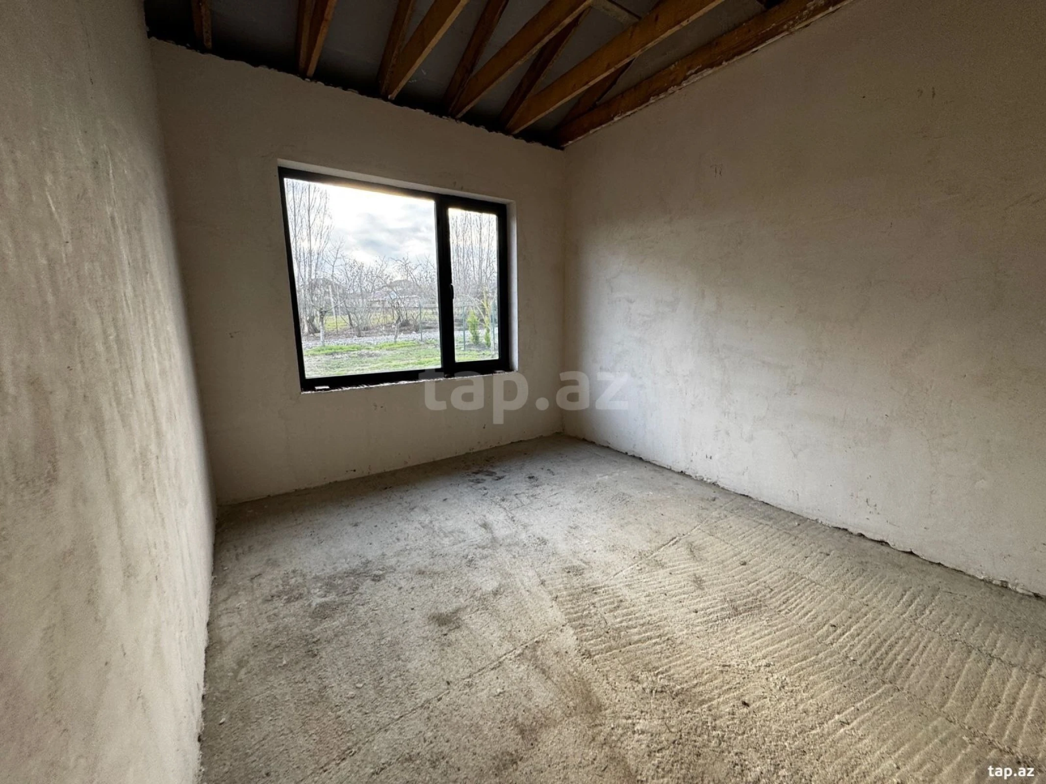 Satılır 3 otaqlı həyət evi