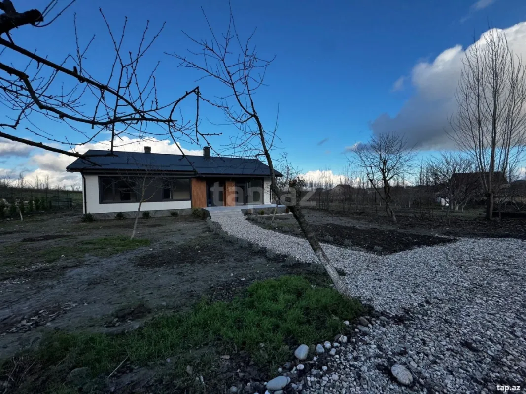 Satılır 3 otaqlı həyət evi