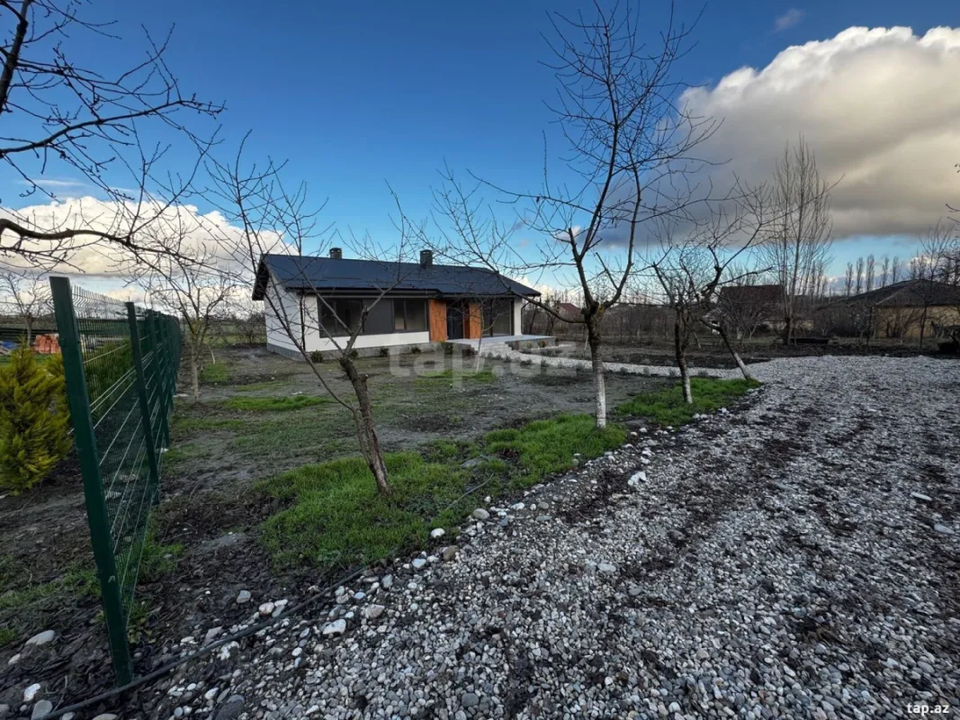 Satılır 3 otaqlı həyət evi