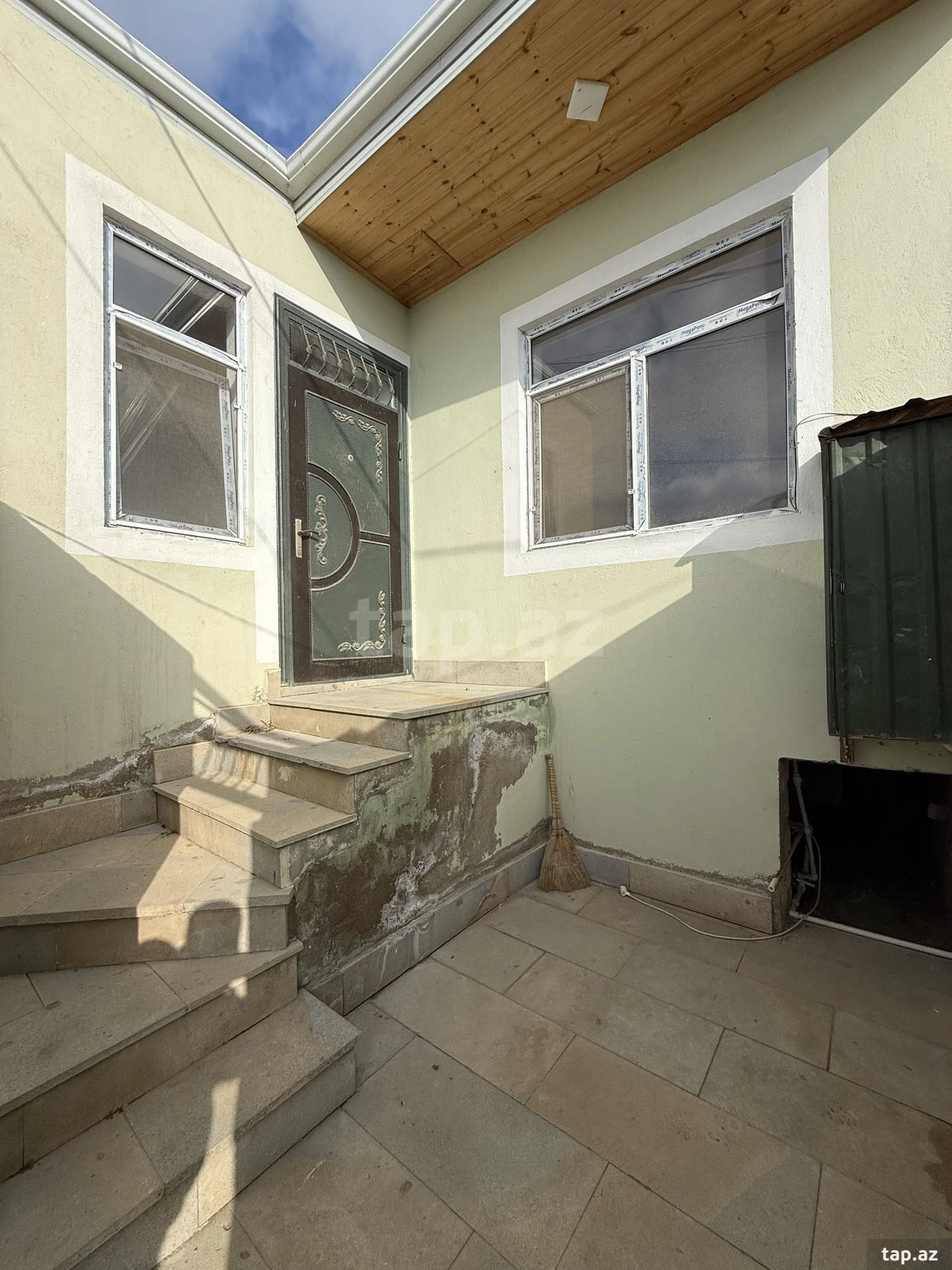 Satılır 3 otaqlı həyət evi