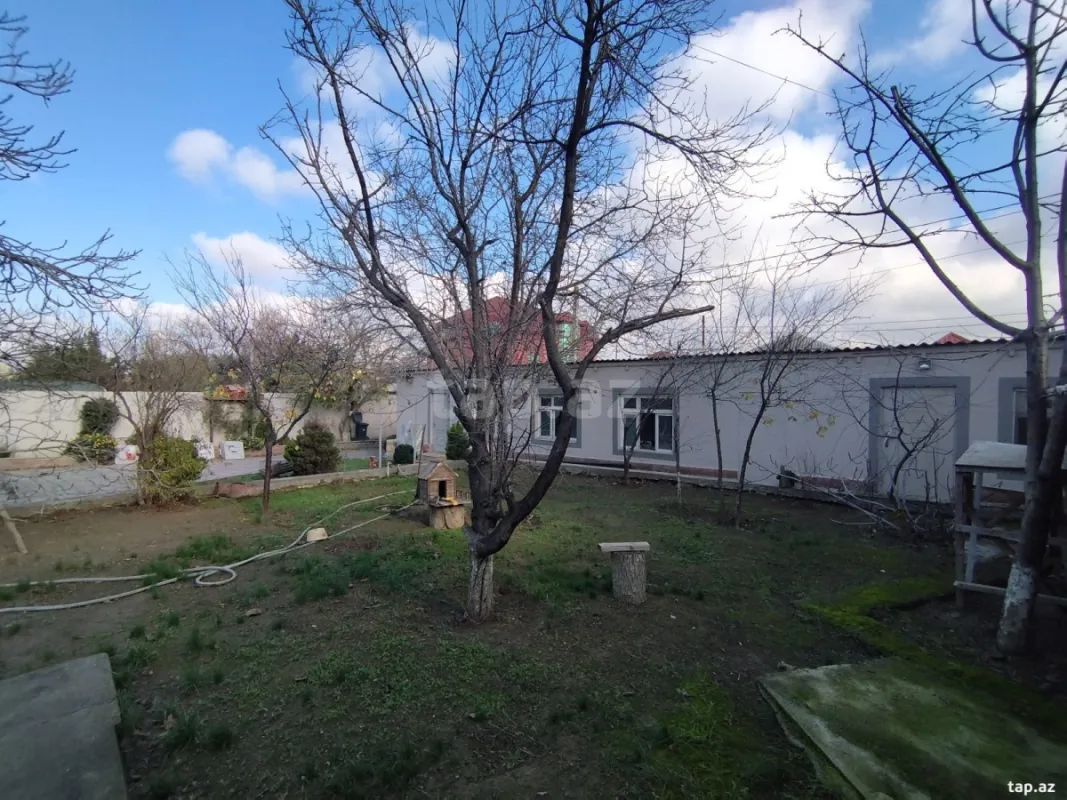 Satılır 4 otaqlı həyət evi