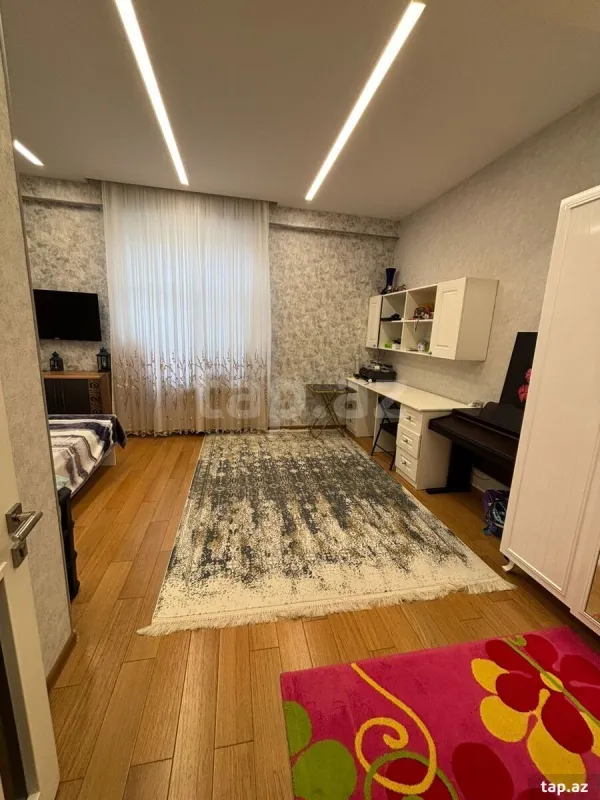 Satılır 3 otaqlı yeni tikili 100 m²