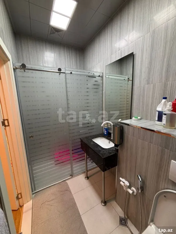 Satılır 3 otaqlı yeni tikili 100 m²