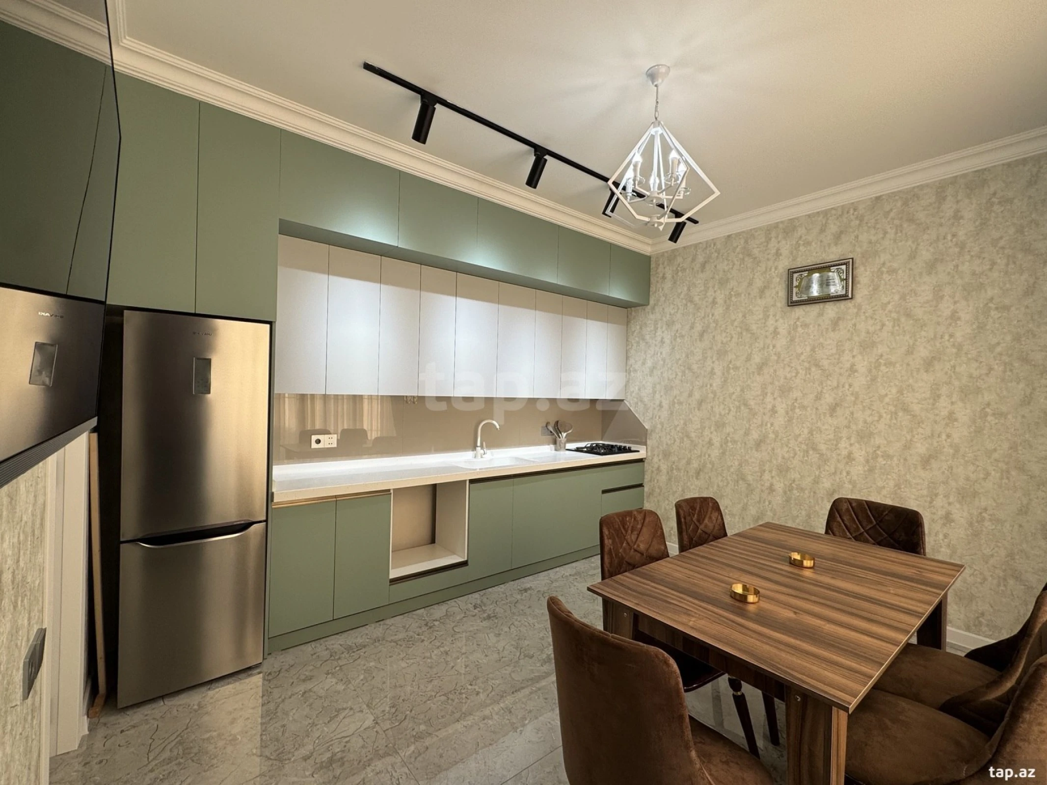 Kirayə verilir 4 otaqlı həyət evi